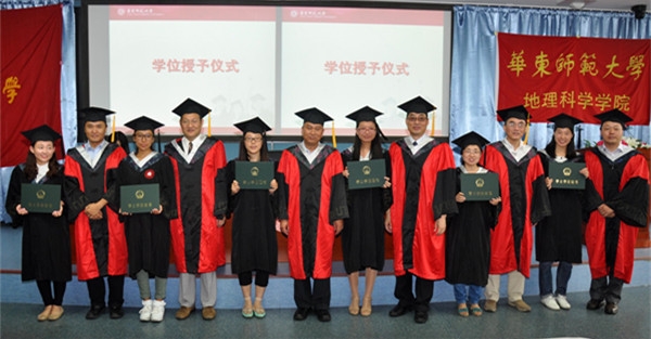 太阳成tyc122cc举行2014届毕业典礼